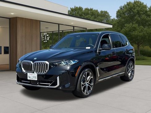 Used 2026 BMW X5 xDrive50e w/ Premium Package AWD/4WD image 2