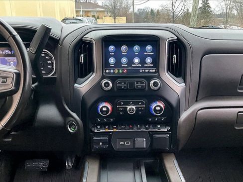 Used 2023 GMC Sierra 3500 Denali w/ Denali Ultimate Package image 19