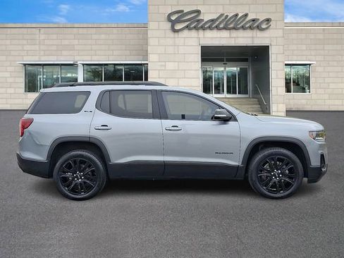 Used 2023 GMC Acadia SLE w/ Driver Convenience Package image 9