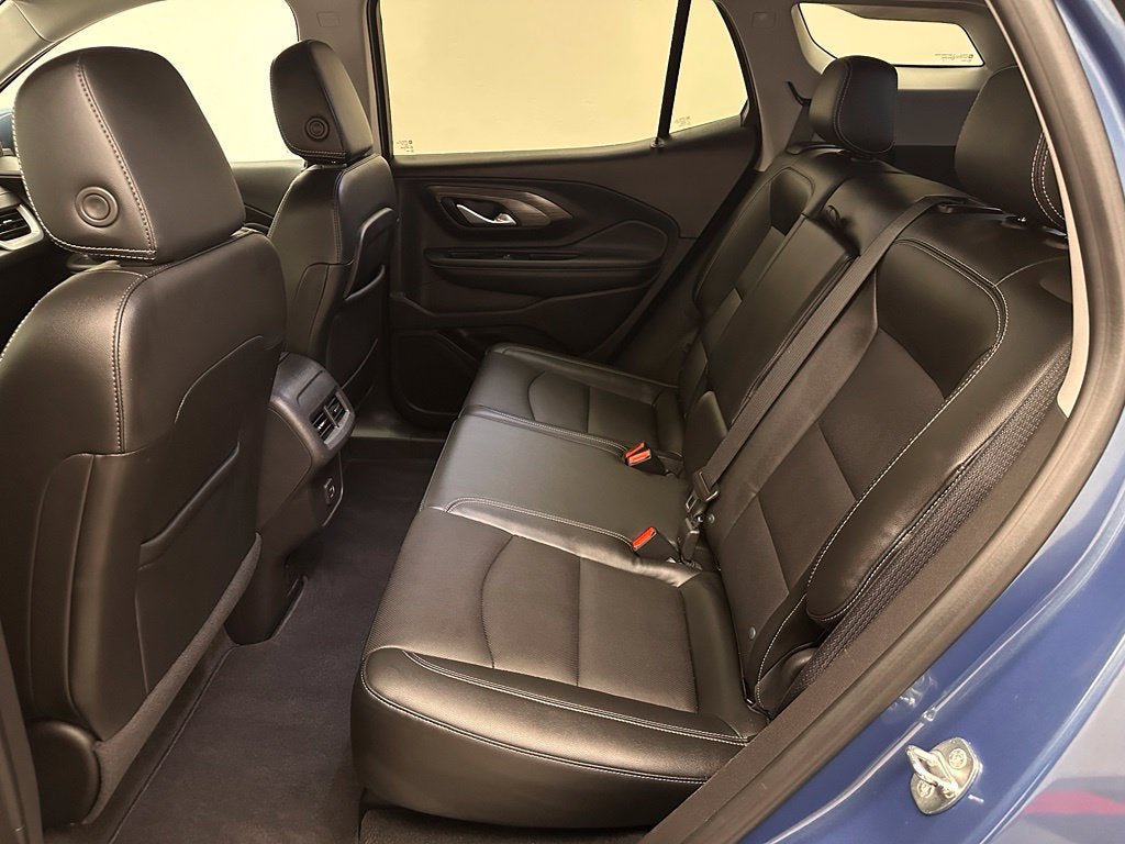 Used 2024 GMC Terrain SLT FWD image 19
