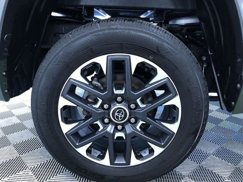 Used 2023 Toyota Tundra Limited image 11