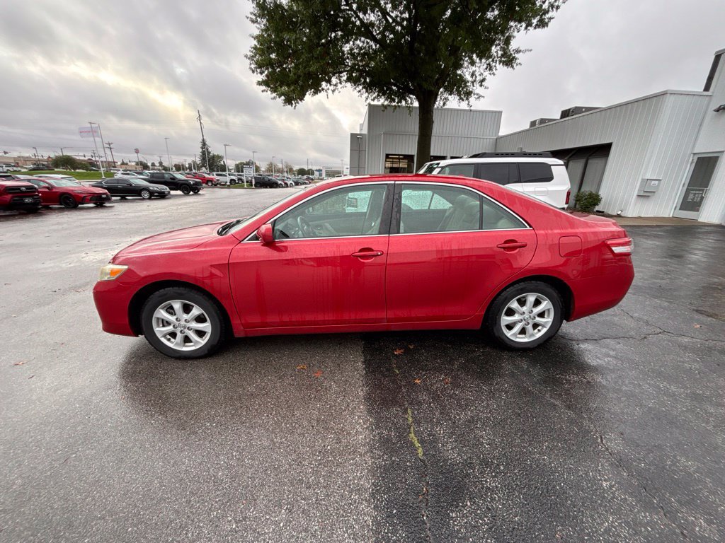 Used 2011 Toyota Camry LE FWD image 1