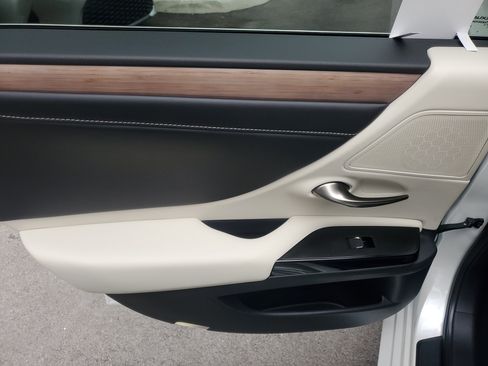 Used 2024 Lexus ES 350 ES 350 image 13