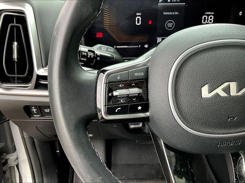 Used 2025 Kia Sorento EX w/ Panoramic Sunroof Package FWD image 13