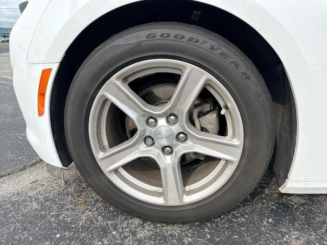 Used 2023 Chevrolet Camaro LT w/ Technology Package RWD image 10