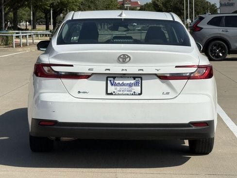 Used 2025 Toyota Camry LE FWD image 5