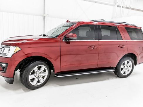 Used 2019 Ford Expedition XLT w/ Equipment Group 202A RWD image 3