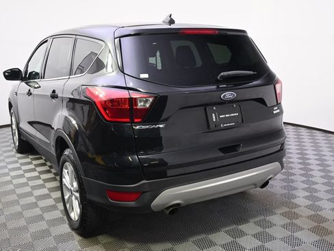 Used 2019 Ford Escape SE FWD image 4