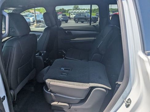 New 2026 Buick Enclave Sport Touring w/ Power Package AWD/4WD image 10