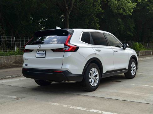 Certified 2026 Honda CR-V LX image 9