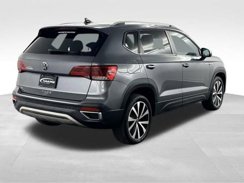 Used 2022 Volkswagen Taos SE FWD image 9
