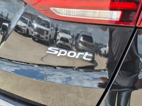 Used 2017 Hyundai Santa Fe Sport FWD image 8