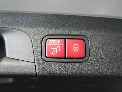 Used 2024 Mercedes-Benz GLE 450e 4MATIC image 39