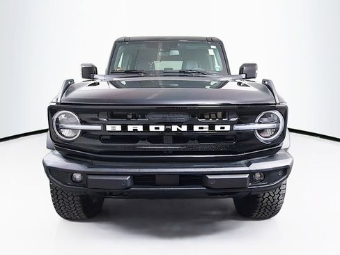 Used 2025 Ford Bronco Outer Banks w/ Sasquatch Package AWD/4WD image 2