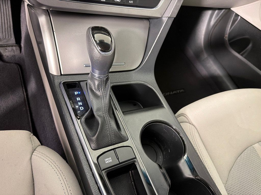 Used 2017 Hyundai Sonata SE FWD image 15