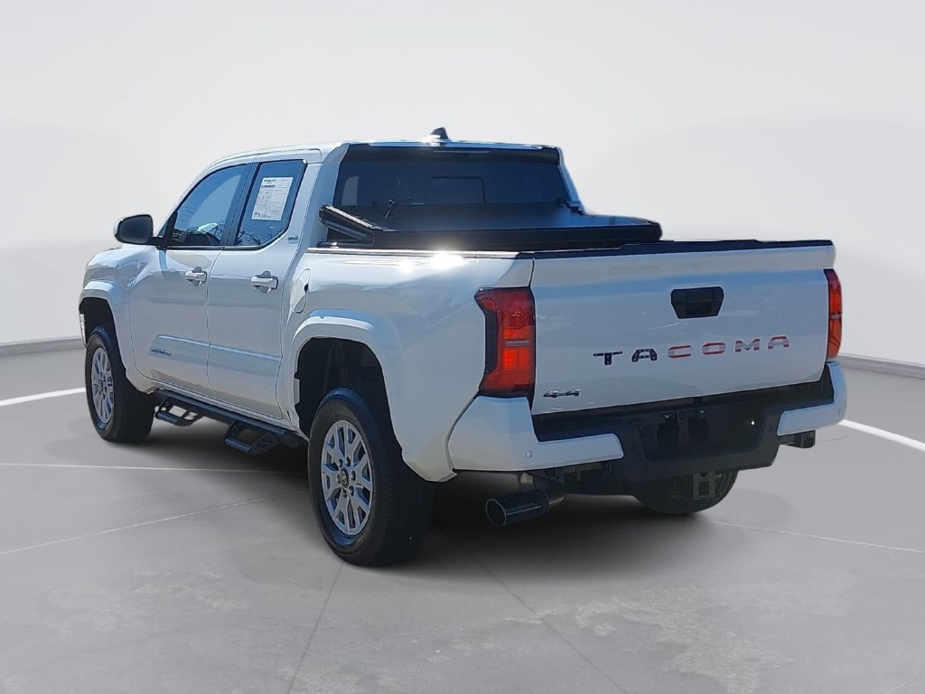 Used 2024 Toyota Tacoma SR5 w/ SR5 Upgrade Package AWD/4WD image 7