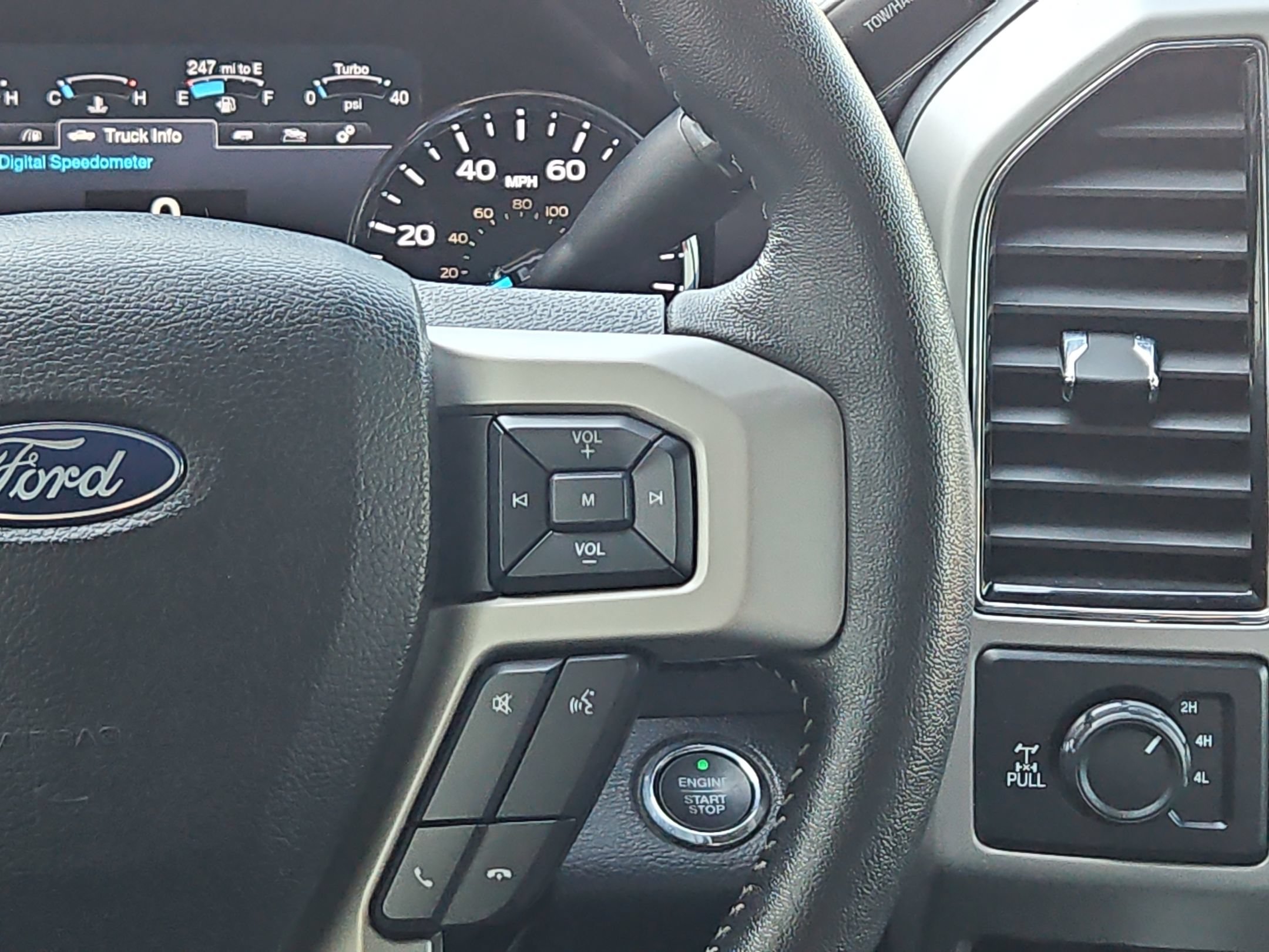 Used 2019 Ford F250 Lariat w/ Lariat Ultimate Package AWD/4WD image 28