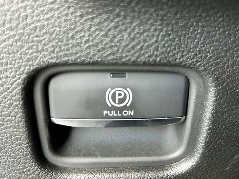 Used 2024 Jeep Grand Cherokee Limited image 37