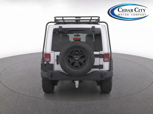 Used 2015 Jeep Wrangler Unlimited Rubicon w/ Connectivity Group AWD/4WD image 6