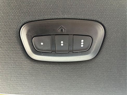 Used 2023 RAM 1500 Laramie AWD/4WD image 33