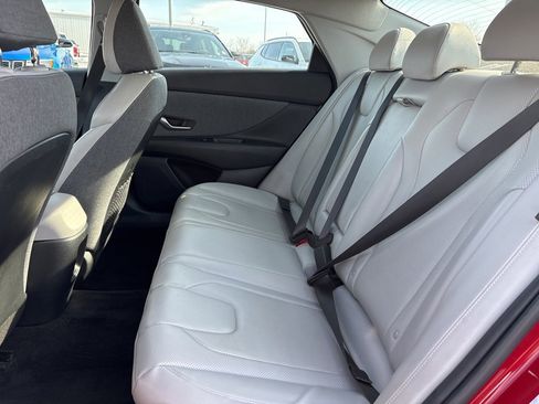 Used 2025 Hyundai Elantra Limited image 26