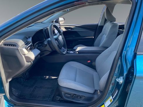 Used 2025 Toyota Camry LE w/ Convenience Package image 9