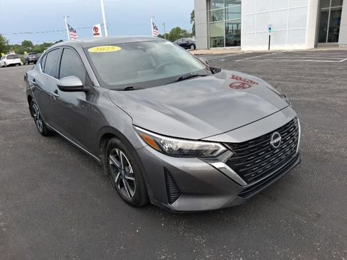 Used 2025 Nissan Sentra SV FWD image 6