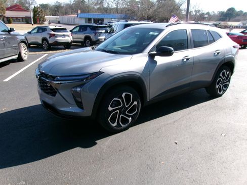 New 2026 Chevrolet Trax RS w/ Sunroof Package image 8