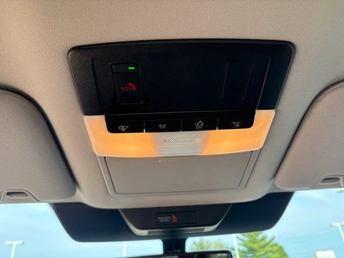 Certified 2025 Nissan Pathfinder SL AWD/4WD image 38