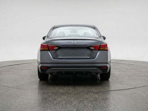 Used 2025 Nissan Altima 2.5 SV FWD image 7