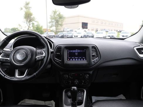 Used 2017 Jeep Compass Latitude w/ Popular Equipment Group AWD/4WD image 14