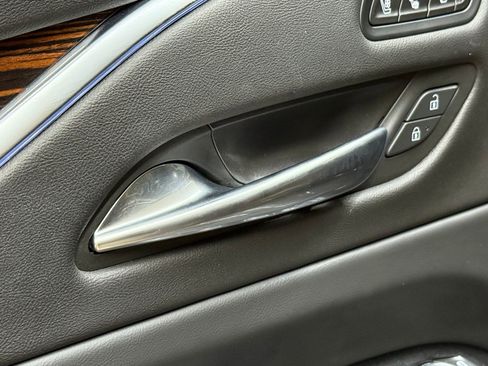 Certified 2022 Cadillac Escalade Premium Luxury w/ LPO, Radiant Package image 23