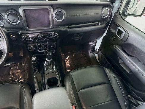 Used 2023 Jeep Wrangler Unlimited Sahara w/ Cold Weather Group image 27