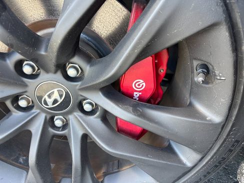 Used 2016 Hyundai Genesis Coupe 3.8 RWD image 16