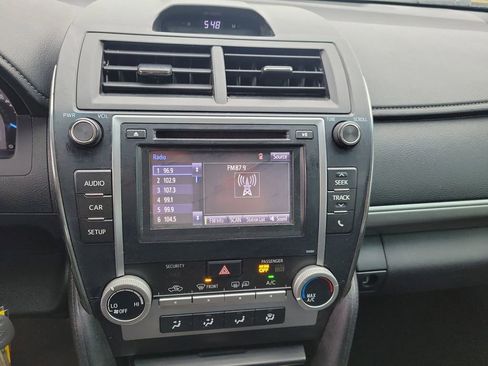 Used 2014 Toyota Camry SE image 28