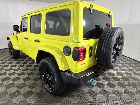 Used 2024 Jeep Wrangler Unlimited Sahara AWD/4WD image 5
