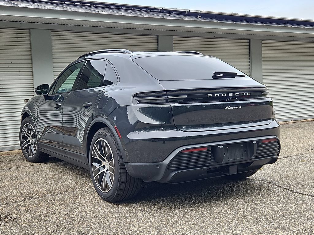 Certified 2026 Porsche Macan 4 Electric AWD/4WD image 3