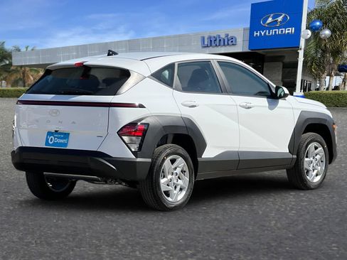 New 2026 Hyundai Kona SE image 2