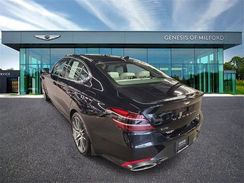 Used 2025 Genesis G70 2.5T image 8