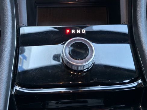 Used 2023 Jeep Grand Cherokee L Laredo image 28