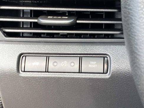 Used 2024 Nissan Altima 2.5 SV FWD image 33