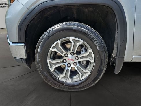 Used 2025 GMC Sierra 1500 SLT image 14