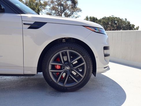 Used 2024 Land Rover Range Rover Sport Dynamic SE image 11