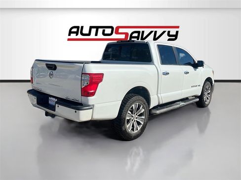 Used 2018 Nissan Titan SL image 7