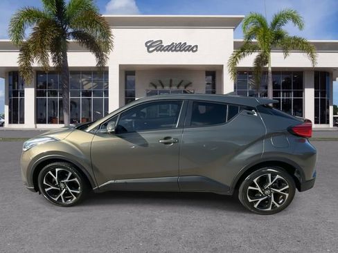 Used 2021 Toyota C-HR XLE image 8