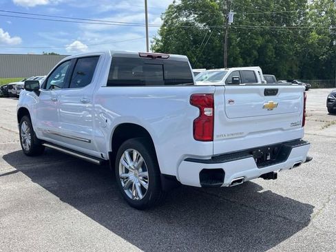 New 2026 Chevrolet Silverado 1500 High Country AWD/4WD image 3