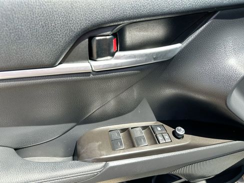 Used 2023 Toyota Camry XSE image 13