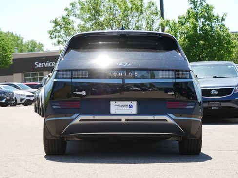 Used 2024 Hyundai Ioniq 5 SEL AWD/4WD image 7
