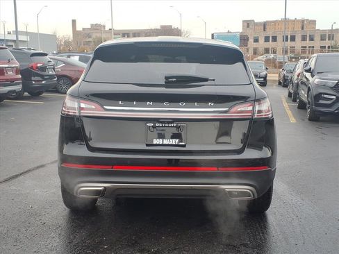 Used 2022 Lincoln Nautilus Reserve image 5