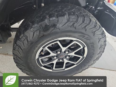 Certified 2025 Jeep Wrangler Unlimited Rubicon AWD/4WD image 31